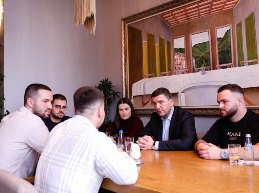 Krasniqi takon studentët e mjekësisë: E kanë humbur besimin në institucionet e Kosovës