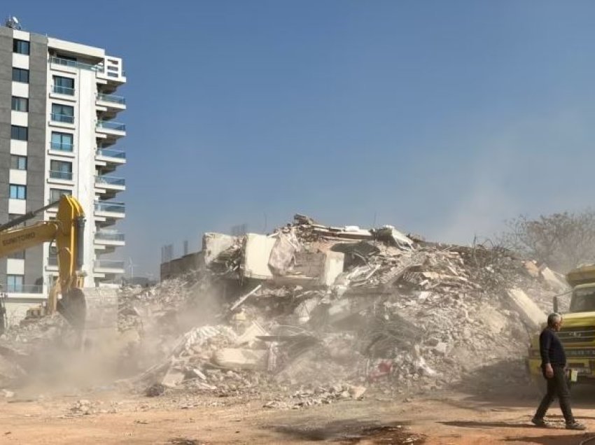 Inxhinierët turq: Amnistia për ndërtuesit, fajtor për numrin e lartë të vdekjeve nga tërmeti 
