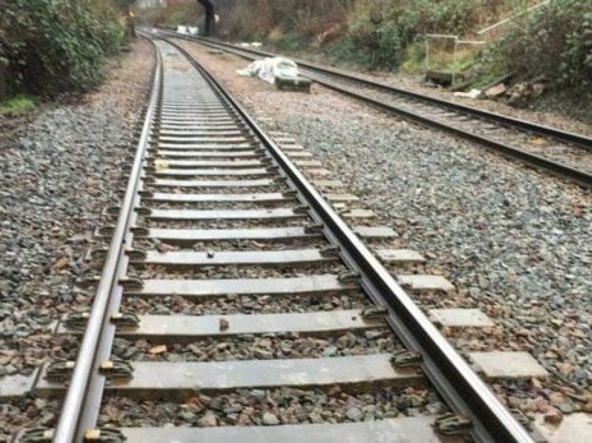 E rëndë në Itali, dy të rinj humbin jetën nën shinat e trenit, njëri prej tyre shqiptar