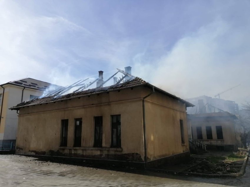 Çeku: Gjimnazi i vjetër në Ferizaj do të restaurohet, i pëlqeu apo jo keqbërësve