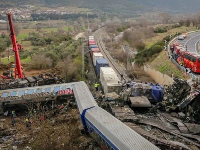 Aksidenti tragjik në Greqi/ Kompania e trenave: Nuk jemi përgjegjës por do dëmshpërblejmë familjarët e viktimave dhe të plagosurve