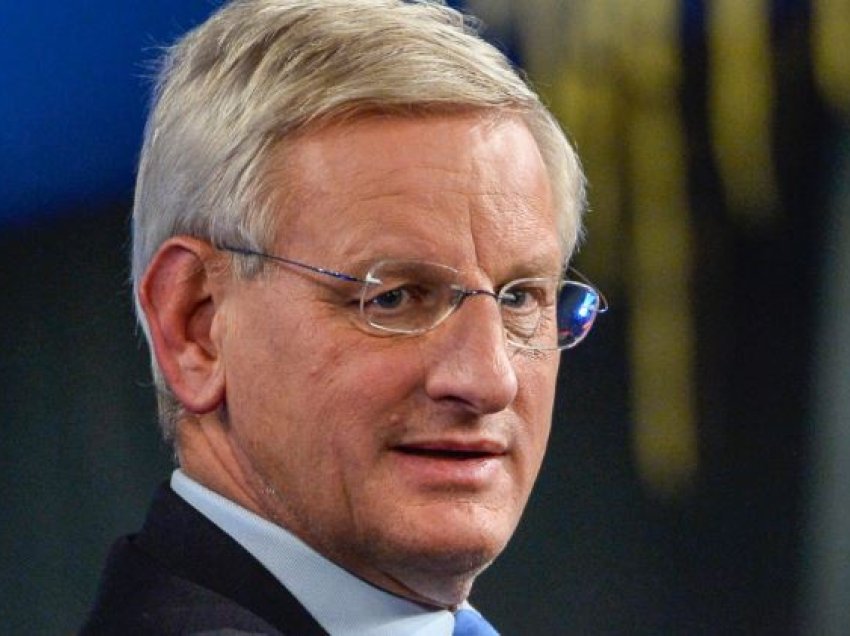 Bildt mirëpret Marrëveshjen e Ohrit, thotë të mos harrohen mësimet e marra nga ajo e 2013-ës