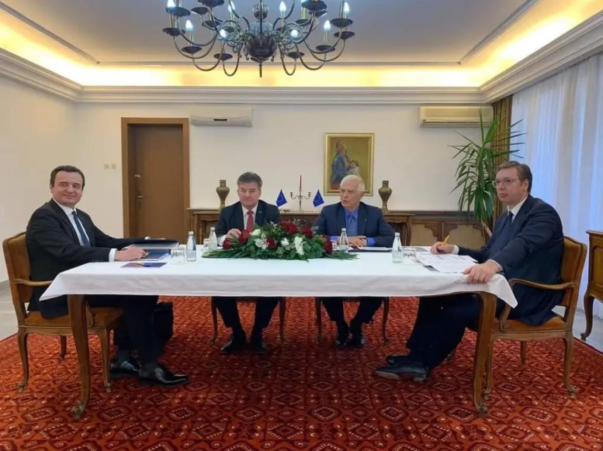 Euractiv: Kosova dhe Serbia bënë hapa për normalizim të marrëdhënieve