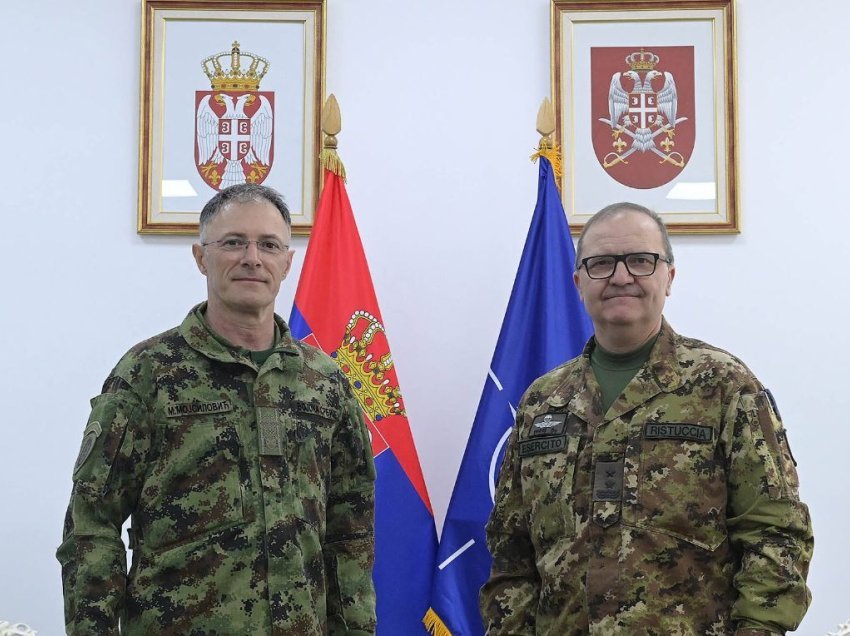 Komandati i KFOR-it bisedon me shefin e ushtrisë serbe për takimin e Ohrit