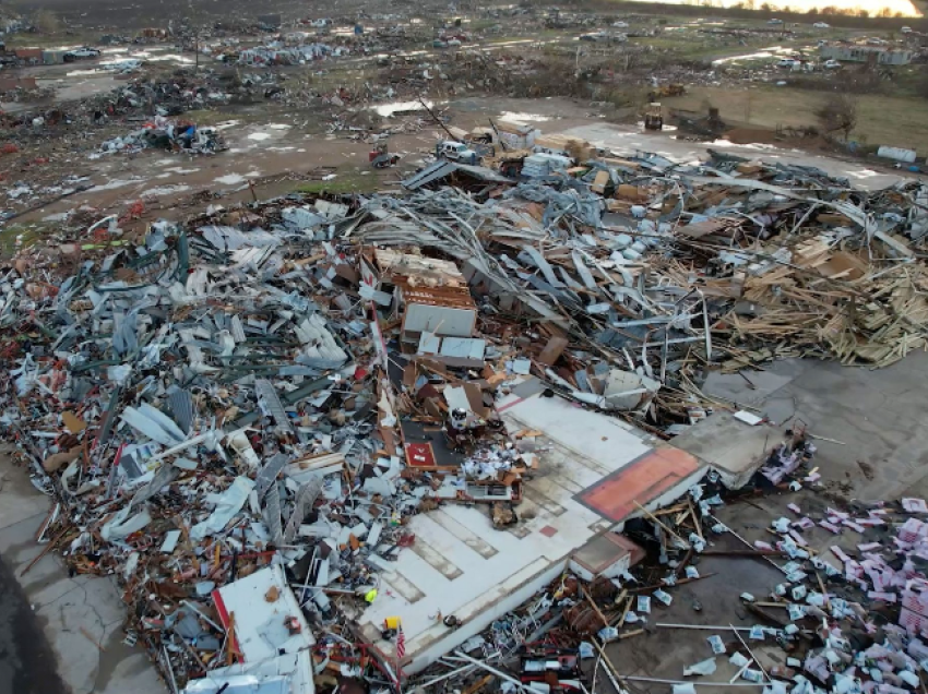 Tornado godet Mississippin dhe Alabamën, të paktën 26 viktima