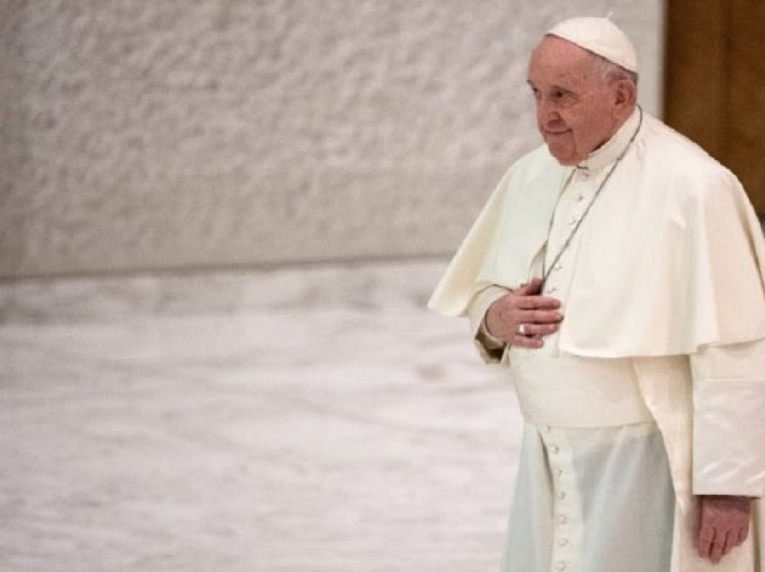 ​Vatikani: Papa Françesku do të largohet nga spitali të shtunën