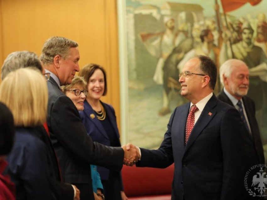 Presidenti Bajram Begaj takim me përfaqësues të Këshillit të Ambasadorëve Amerikanë, zbardhet axhenda