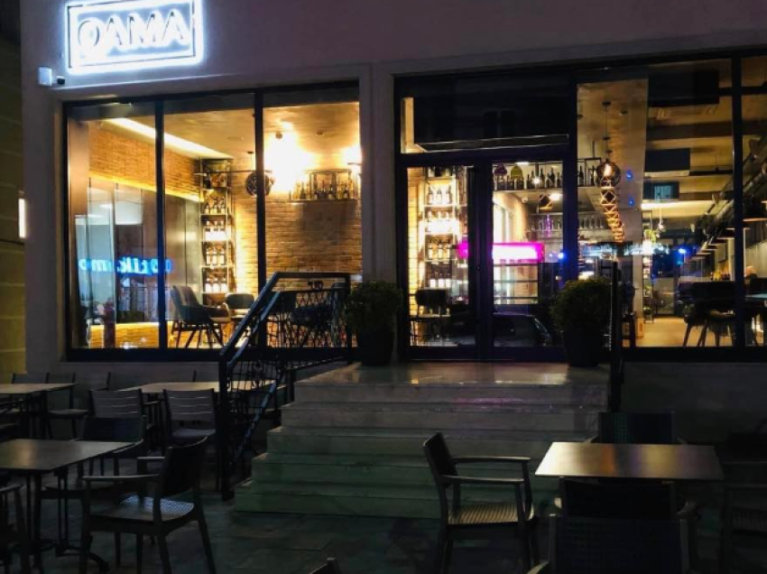 Përleshje në “Qama Grill” në Fushë Kosovë: Dy klientë rrahen mes vete, njëri sulmon edhe kamarierin