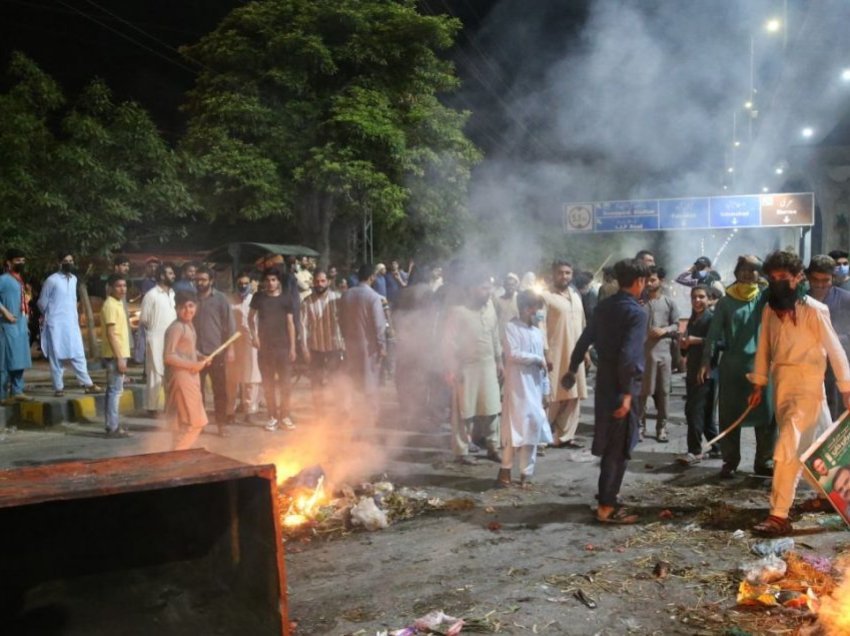 Protesta të dhunshme pas arrestimit të ish-kryeministrit pakistanez – gjashtë të vdekur dhe disa të plagosur