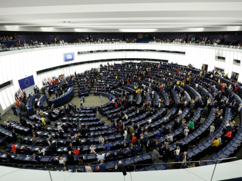  Rezoluta e PE-së për Kosovën dhe Serbinë - Për herë të parë kritikohet ashpër Serbia për veprimet përshkallëzuese
