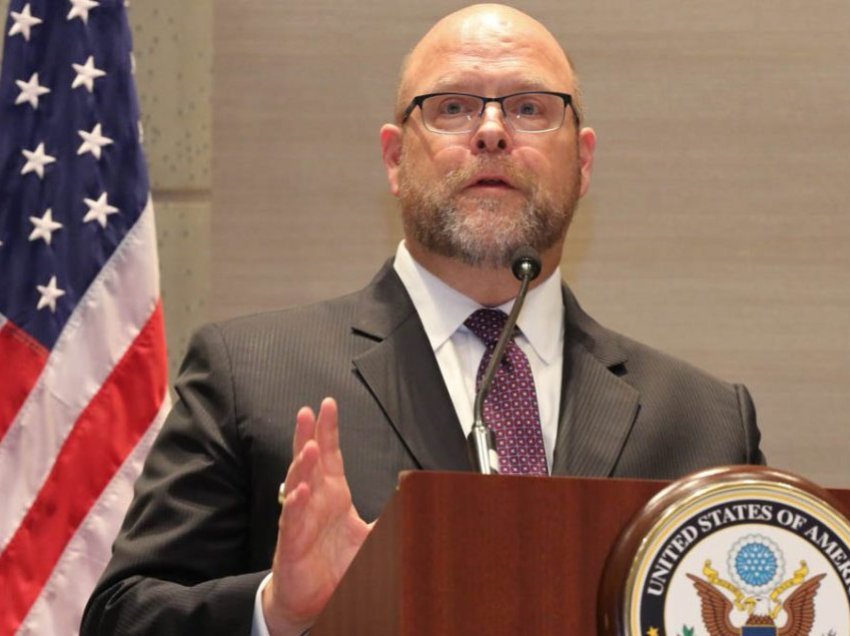 Ambasadori amerikan ripërsërit te Kurti thirrjen për formimin e Asociacionit