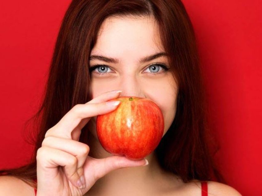 Pse është mirë që para gjumit gjithmonë të hamë një mollë?