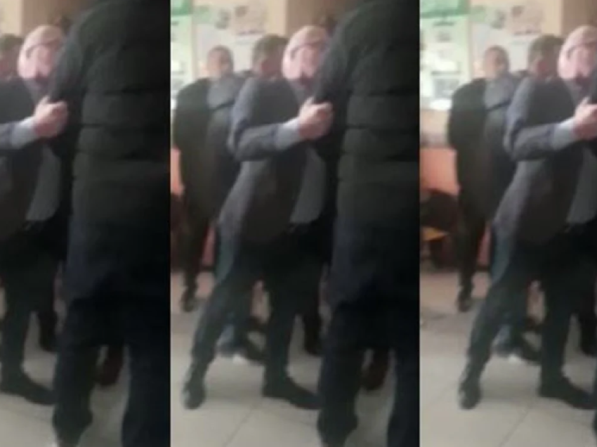 Incident në Maliq, deputeti Spaho tërheq me forcë një grup personash në qendër votimi