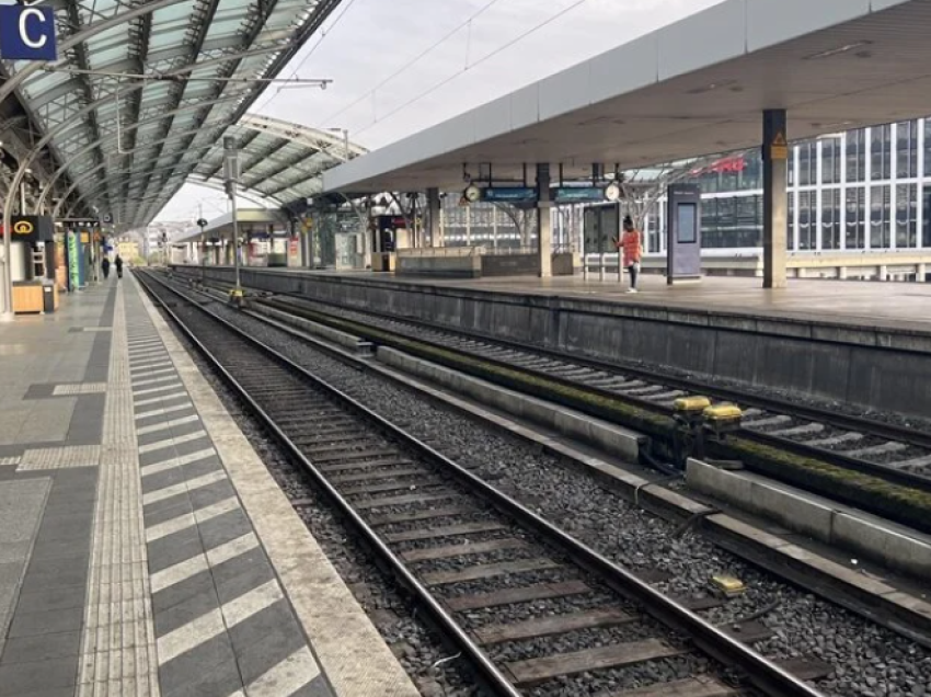 Pezullohet greva e trenave në Gjermani, punëtorët arrijnë marrëveshje me punëdhënësit