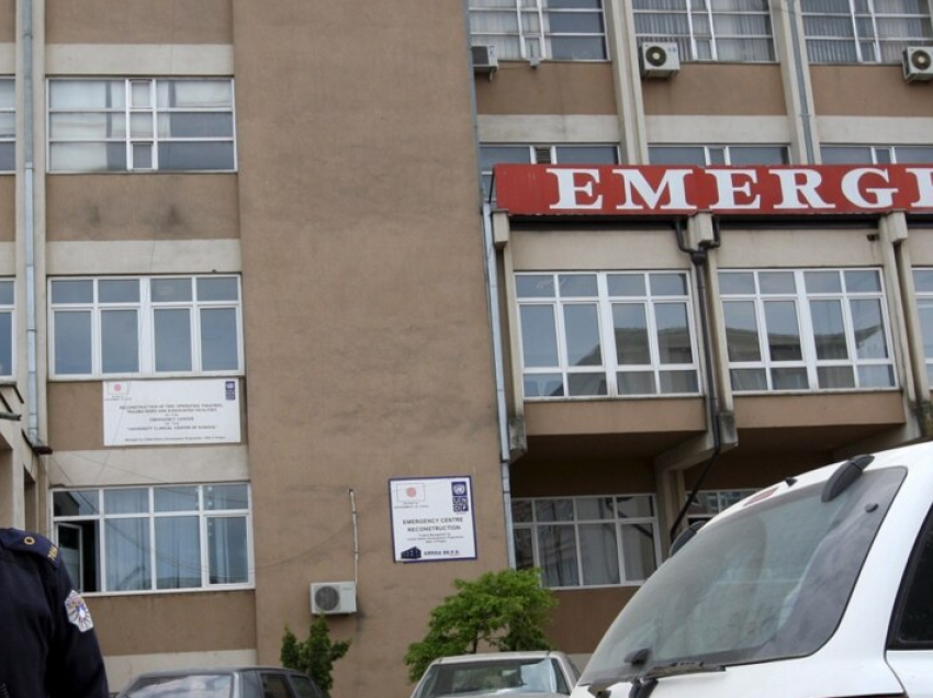 Rahovec: 60-vjeçari thyen dy brinjë gjatë punimeve në shtëpinë e tij, dërgohet në spital