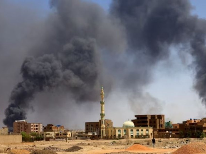 Konflikti në Sudan hyn në muajin e dytë