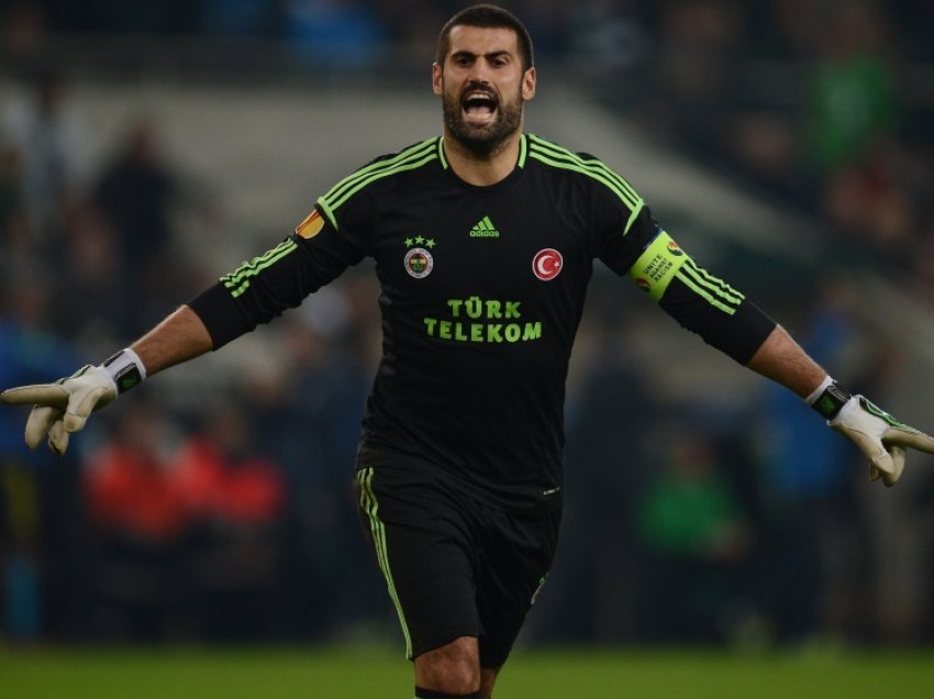 Legjenda e futbollit turk në krye të stolit të skuadrës shqiptare?