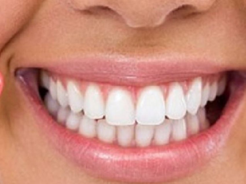 Disa mënyra për të pasur dhëmbë të bardhë