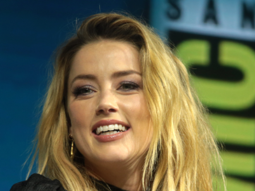 Amber Heard tregon se është zhvendosur në Madrid për të jetuar
