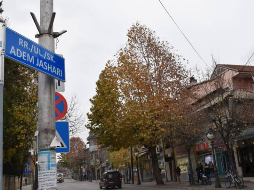 Rrahje mes taksistëve në Prizren, njëri përfundon në spital e tjetri në Polici