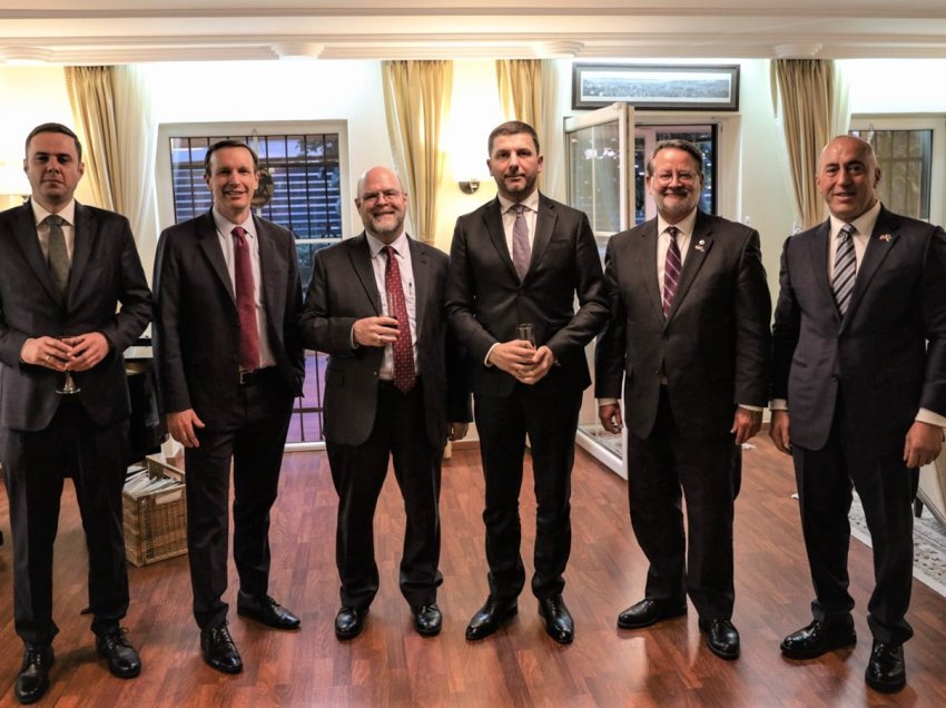 Senatorët takuan edhe liderët e partive opozitare, ambasada publikon fotografitë