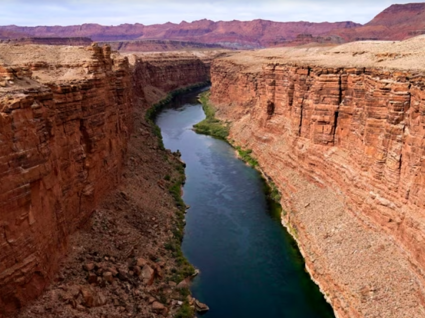Tre shtete amerikane njoftojnë se do të reduktojnë konsumin e ujit të lumit Kolorado