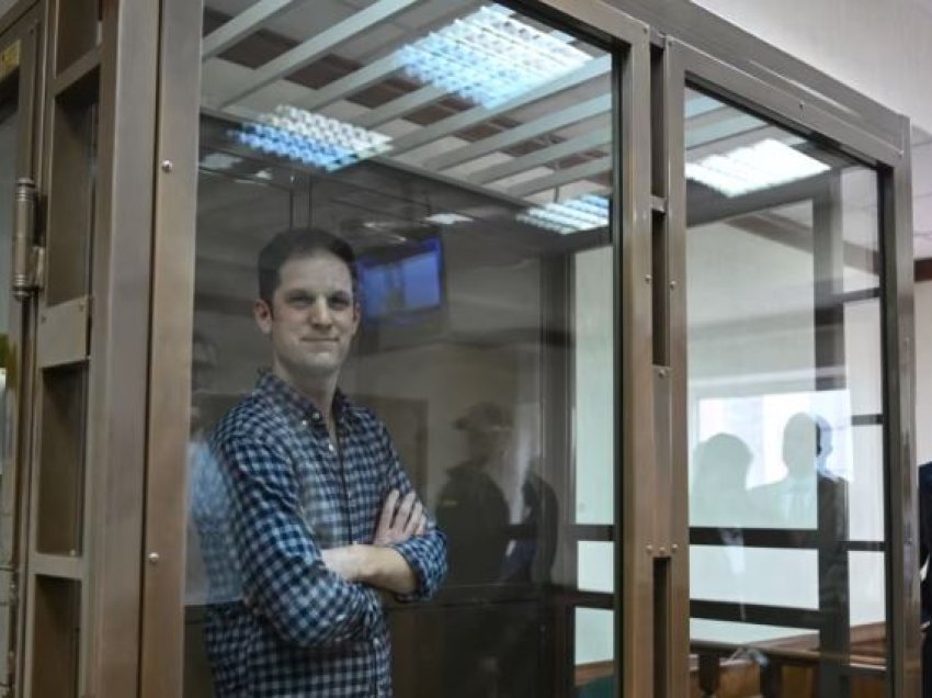 Rusia zgjat për 3 muaj paraburgimin për gazetarin amerikan