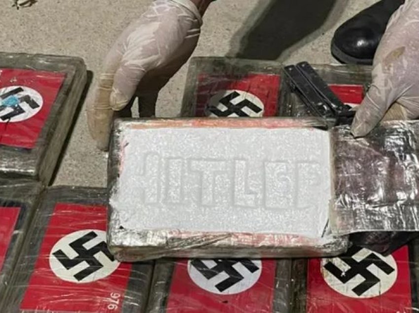 Policia peruane kap 58kg kokainë në pako të veshura me flamur nazist 