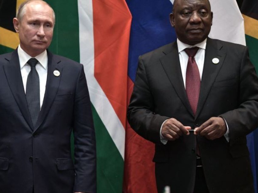 Afrika e Jugut do të hetojë akuzat e ShBA-së për dërgimin e armëve në Rusi