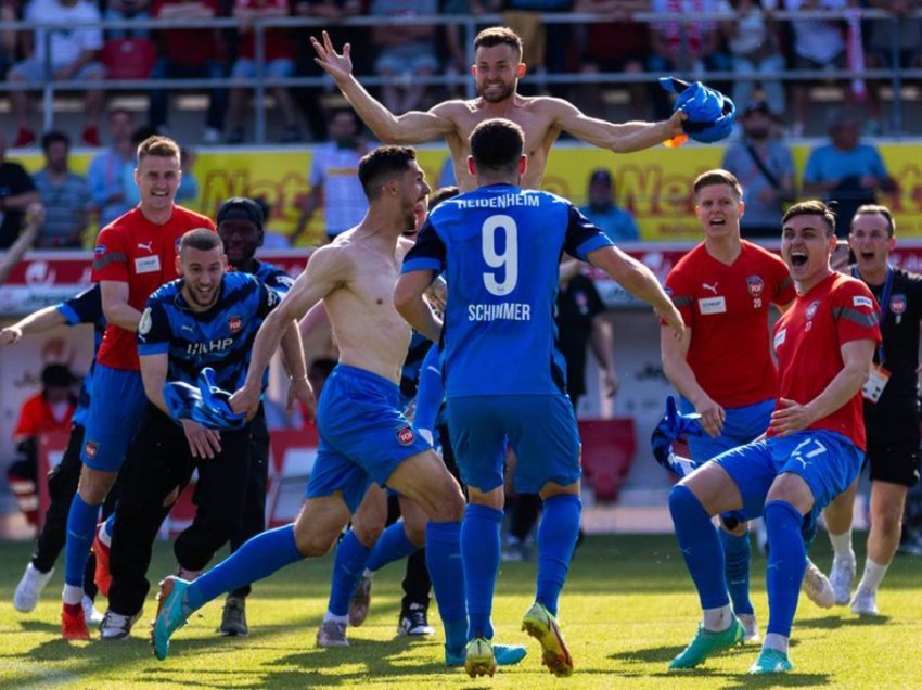 Çmenduri gjermane, dy gola në shtesë sjellin ngjitjen në Bundesliga për herë të parë!