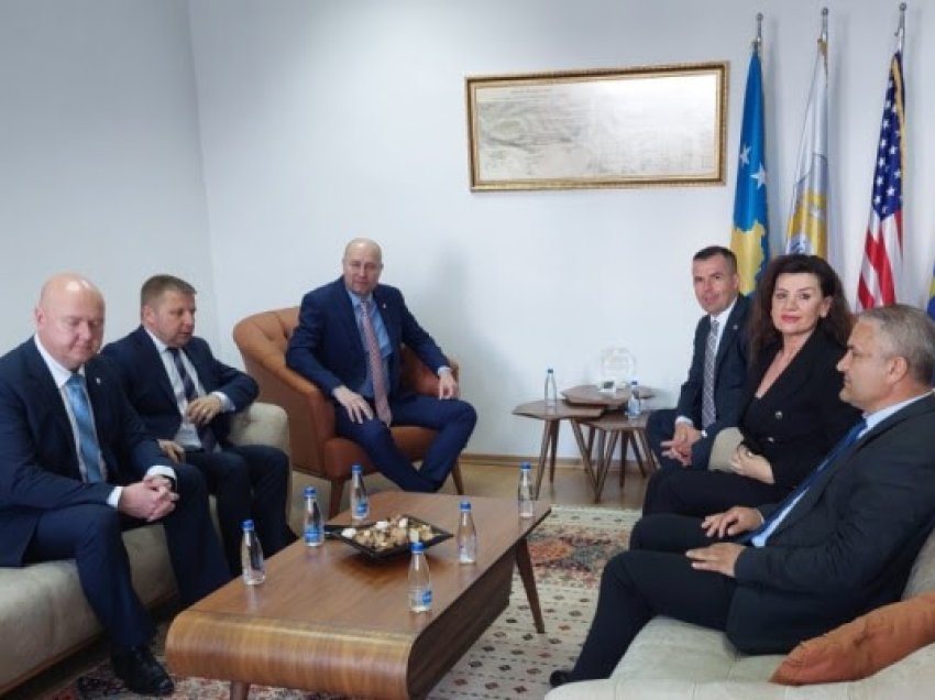 Inspektoratet policore Kosovë – Çeki nënshkruajnë memorandum mirëkuptimi