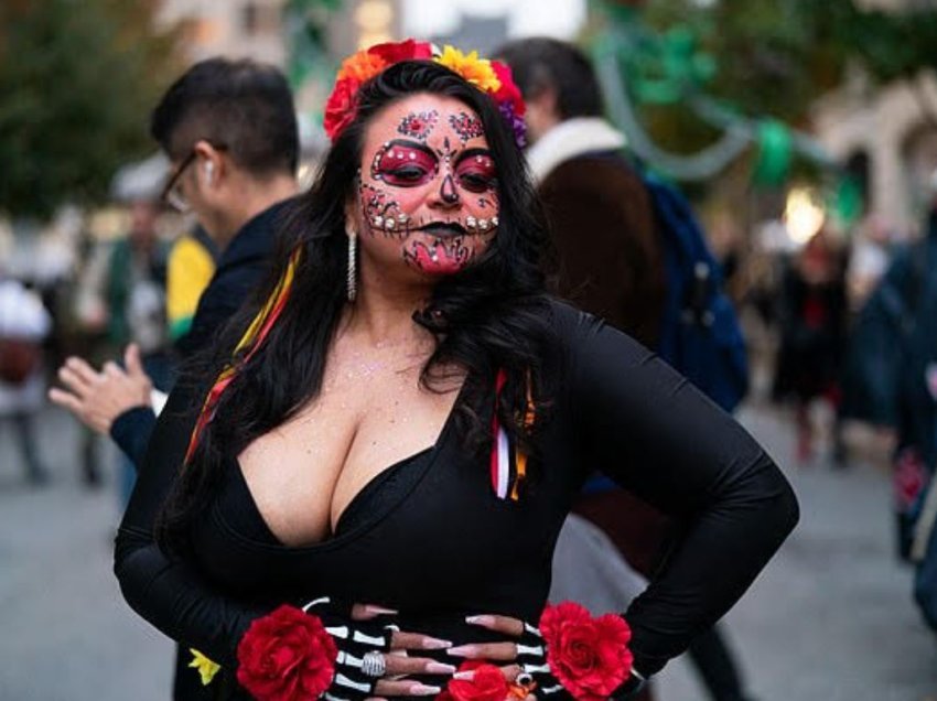 SHBA/New York: Në 50-vjetorin e saj u mbajt parada “Village Halloween Parade”