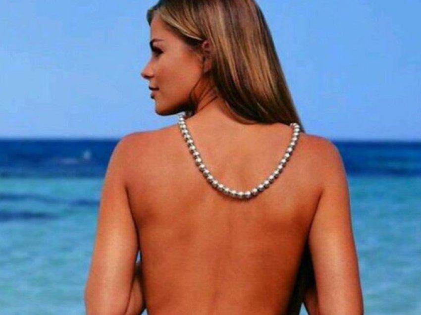 Sofia Vergara poston foto zbuluese nga vitet ’90, shfaqet me bikini të bardhë dhe merr më shumë se 500 mijë pëlqime