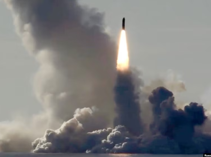 Rusia thotë se testoi raketë balistike me kapacitet bërthamor