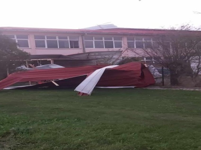 ​Erërat dëmtojnë kulmin e shkollës “Shaban Idrizi” në Zhabar, nesër s’mbahet mësim