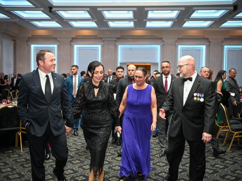 Presidentja në Ballon e Marinsave: Nderuam përkushtimin e sakrificën e grave dhe burrave në uniformë