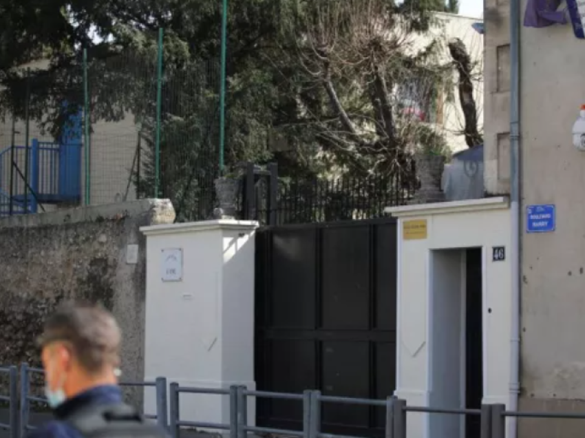 Franca shton masat e sigurisë rreth shkollave hebraike të vendit