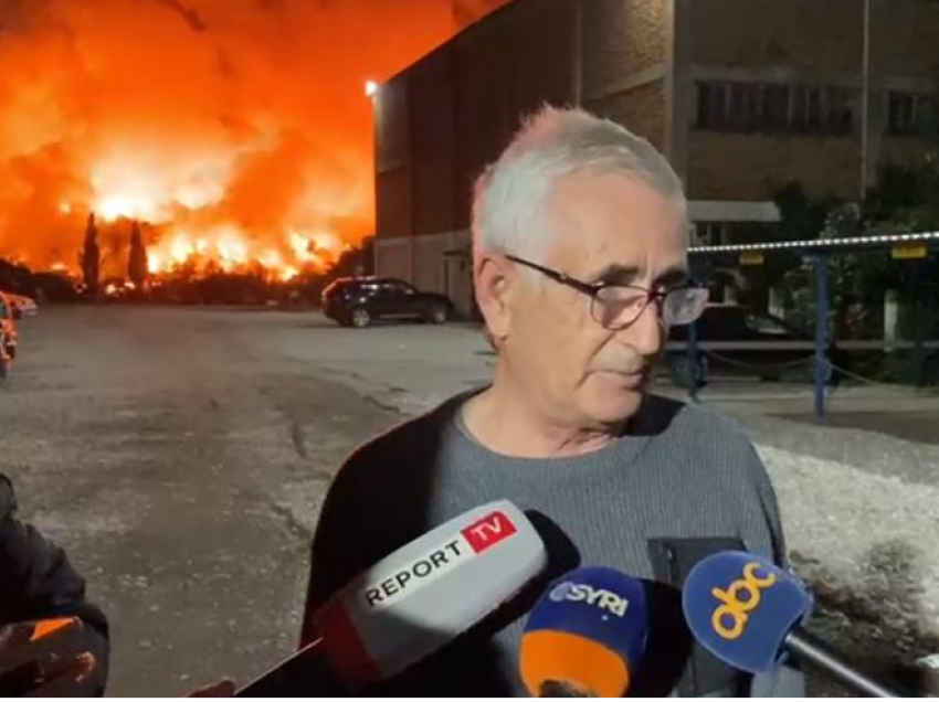 Tym e flakë në Elbasan/ Vazhdon zjarri gjigand në pikën e skrapit Kurum, drejtuesi teknik: Shkak i flakëve plasja e një baterie