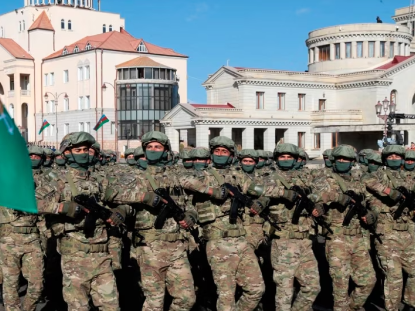 Azerbajxhani mban paradë ushtarake në Karabak