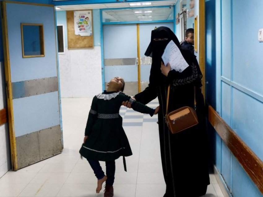 OBSH-ja kërkon që të sëmurët kronikë të lejohen të dalin nga Gaza për trajtim