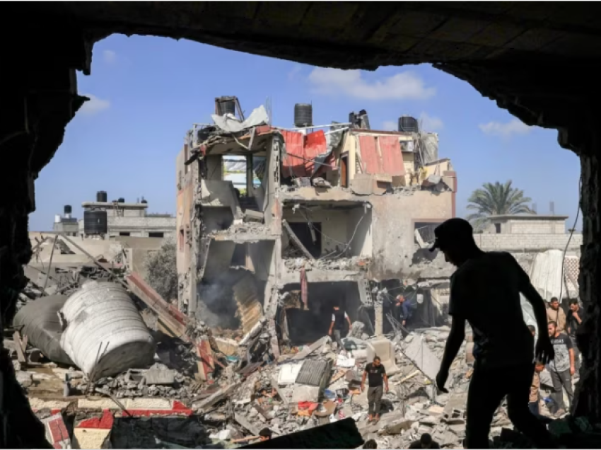 Izraeli vazhdon bombardimet në qytetin e Gazës