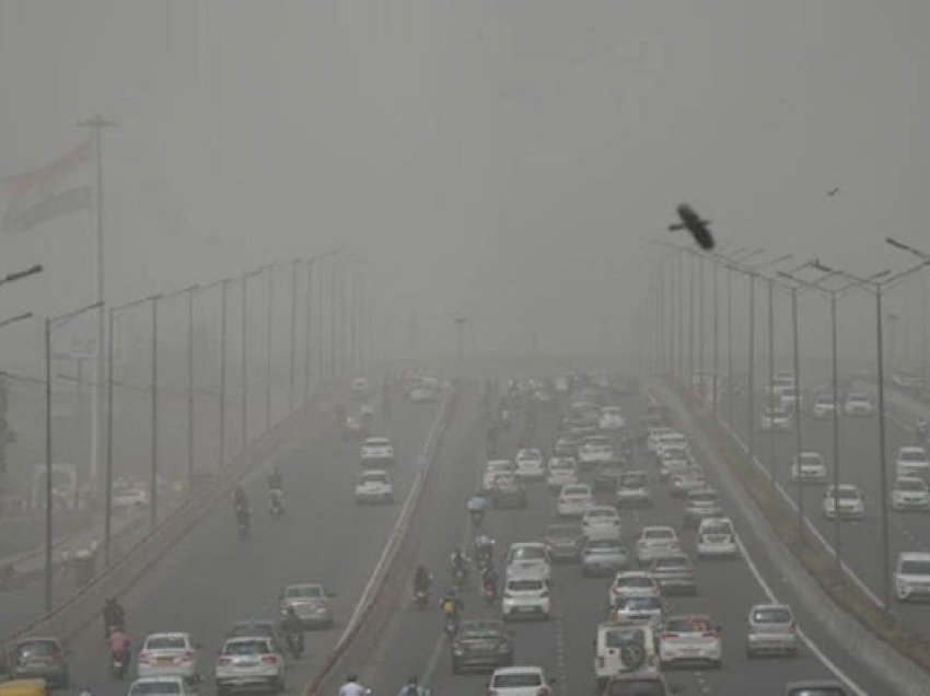 Shkencëtarët indianë duan të pastrojnë ajrin në Nju Delhi duke ‘mbjellë retë’