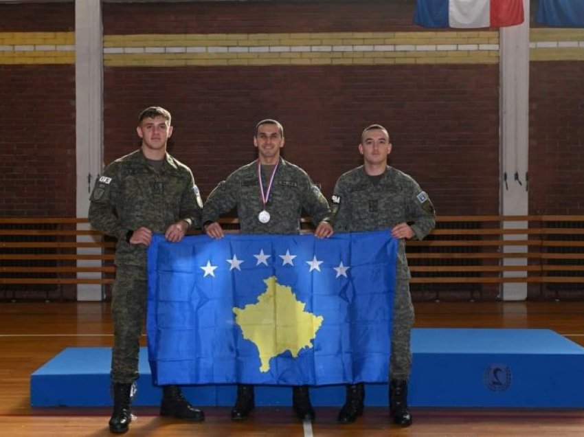 Oficeri i FSK-së shpërblehet me medaljen e argjendtë në një garë në Kroaci