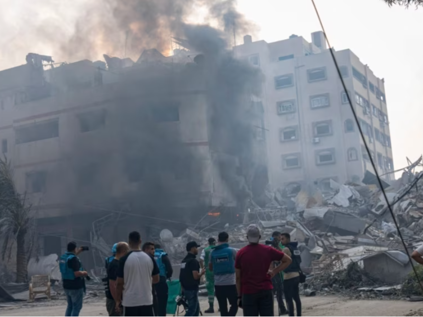 Gjysmëhëna e Kuqe palestineze: Në 24 orë janë sulmuar 4 spitale në Gazë
