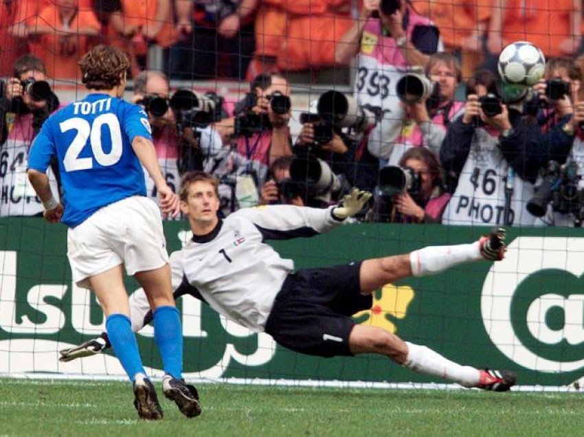 Ish-trajneri i Dinamos zbulon të vërtetën pas penalltisë së Tottit në Euro 2000