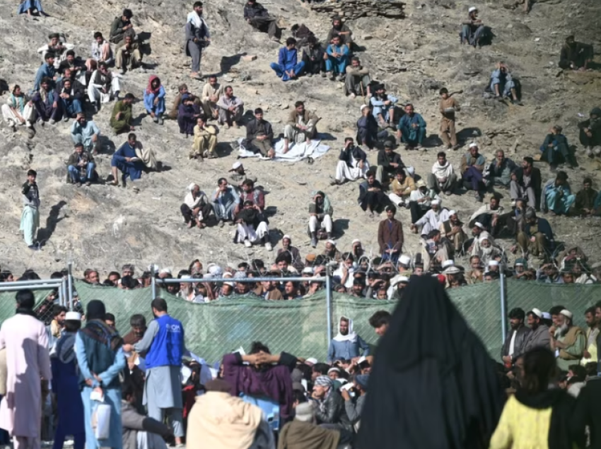 Pakistani shton pikëkalimet për dëbimin e vazhdueshëm të afganëve