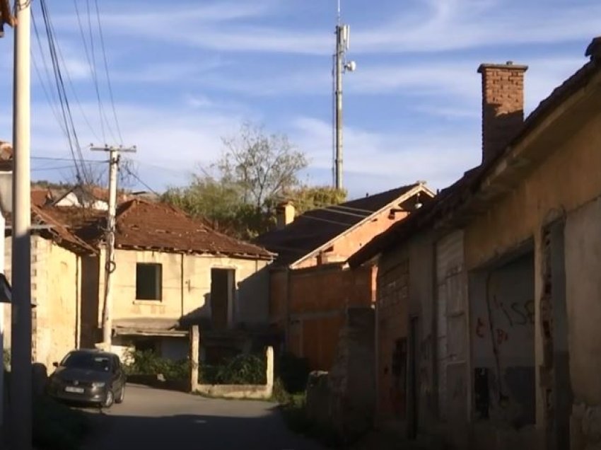 Rrahja ndëretnike: Serbë e ashkalinj, me boksa e shqelma 