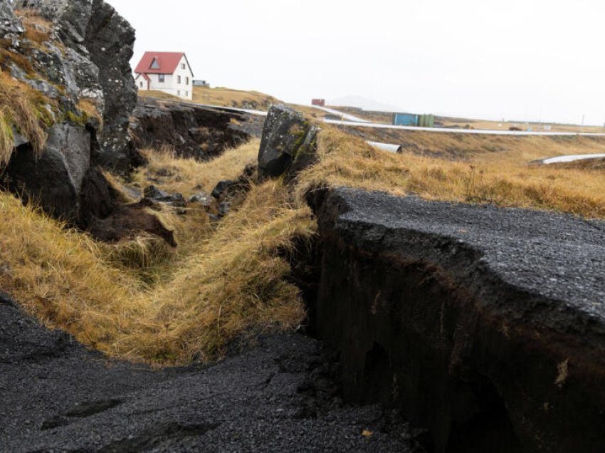 Islanda përgatitet për shpërthim vullkanik, ndërton mburojë rreth termocentralit gjeotermik
