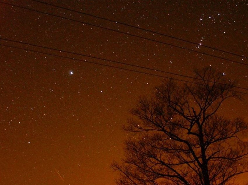 Meteorët ndriçojnë qiellin mbi Britani këtë fundjavë