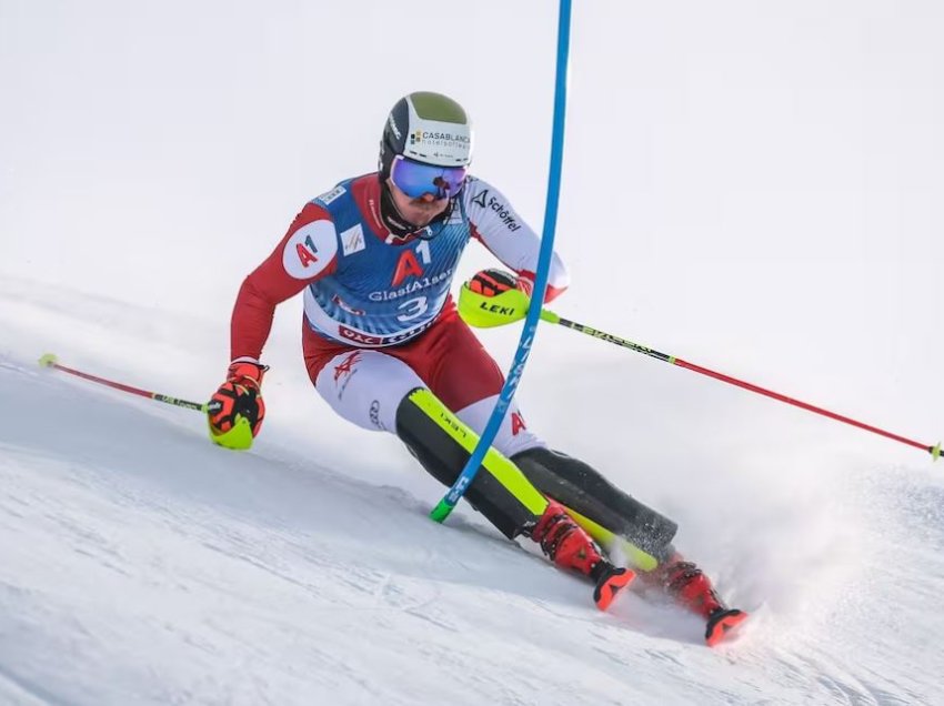 Skiatorët austriakë dominojnë në sllallom